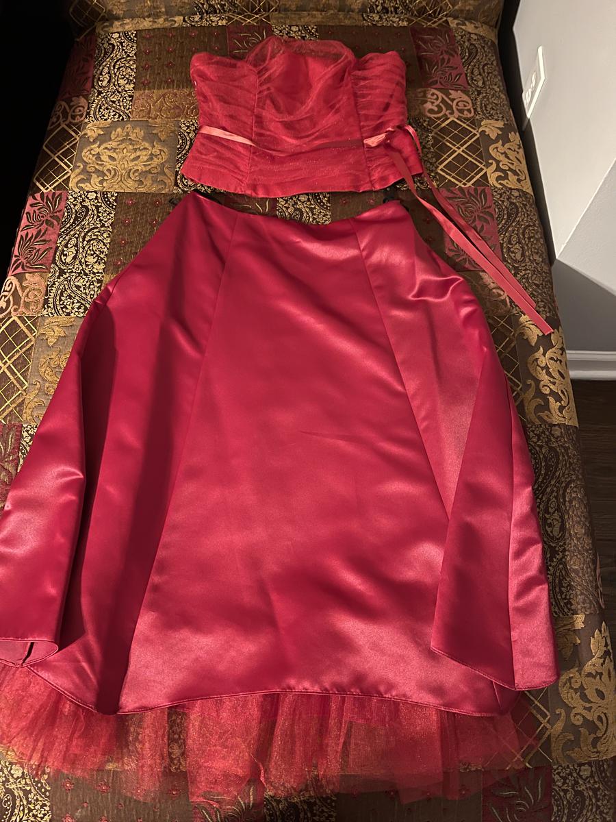 Cinnamon Size 6 Red Floor Length Maxi on Queenly