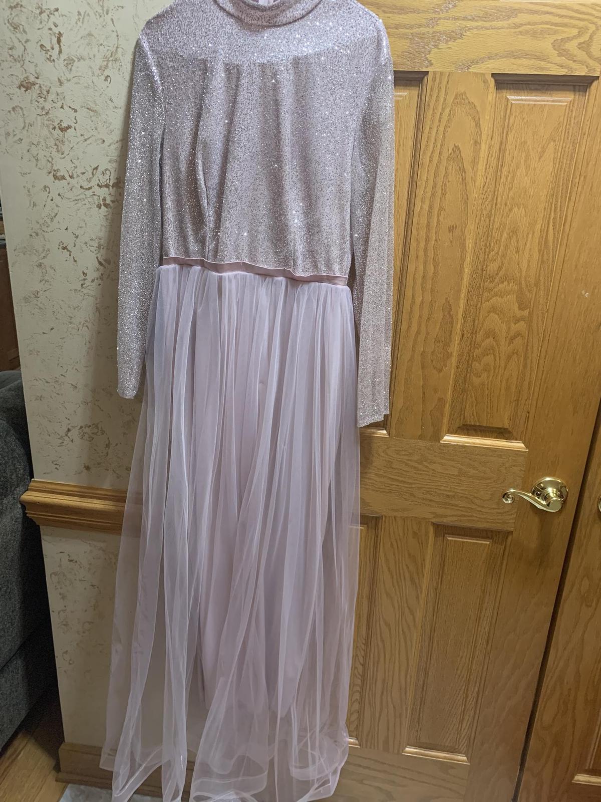 Size 10 Prom Long Sleeve Light Pink A-line Dress on Queenly