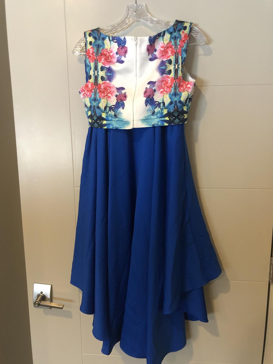 Size 4 Pageant Floral Navy Multicolor Cocktail Dress on Queenly