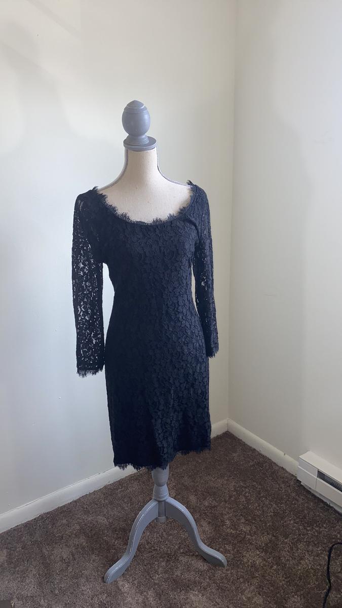 Size 10 Wedding Guest Long Sleeve Lace Emerald Black Cocktail Dress on Queenly