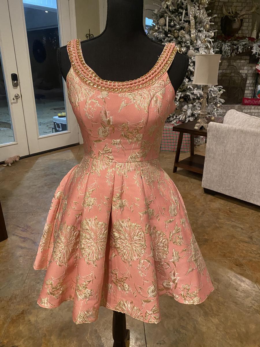 Mac Duggal Size 2 Homecoming High Neck Rose Gold Cocktail Dress on Queenly