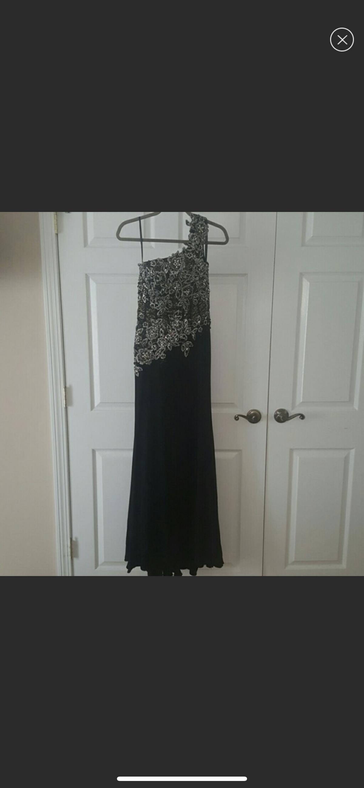 Tony Bowls Size 2 Prom Black Floor Length Maxi on Queenly