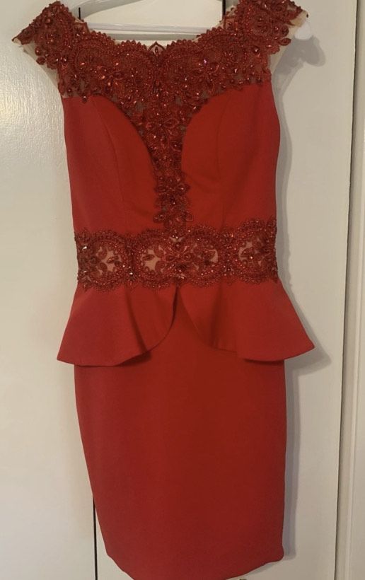 Mon Cheri Size 6 Red Cocktail Dress on Queenly