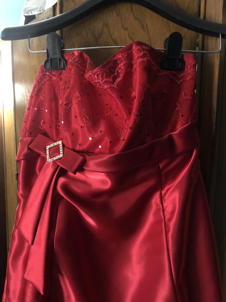 Size 8 Prom Strapless Lace Red Ball Gown on Queenly