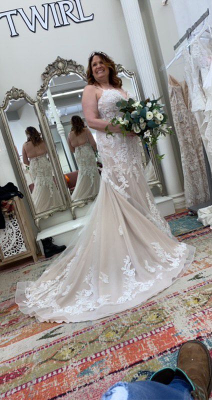 Size 14 Wedding Lace Nude Mermaid Dress on Queenly