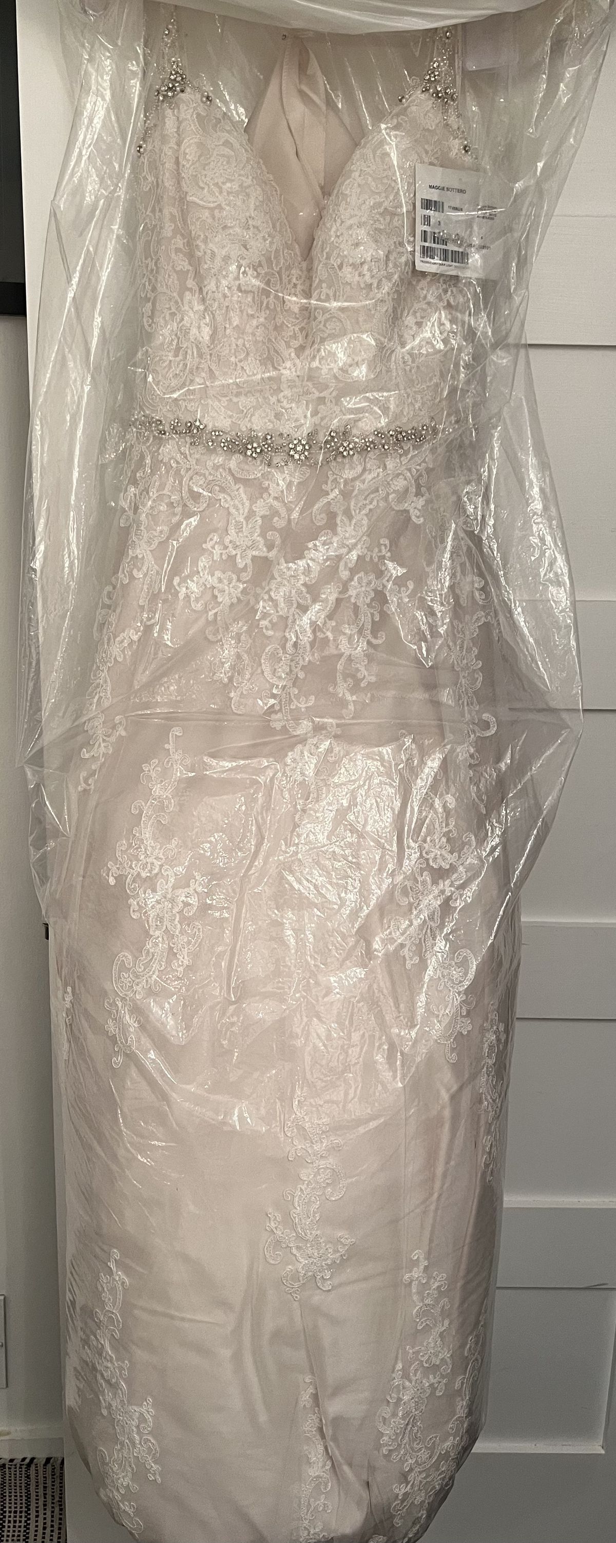 Maggie Sottero Rebecca Ingram Allison SES305 Size 12 Wedding Lace White A-line Dress on Queenly
