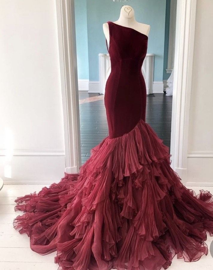Size 2 Prom One Shoulder Velvet Red Side Slit Dress on Queenly