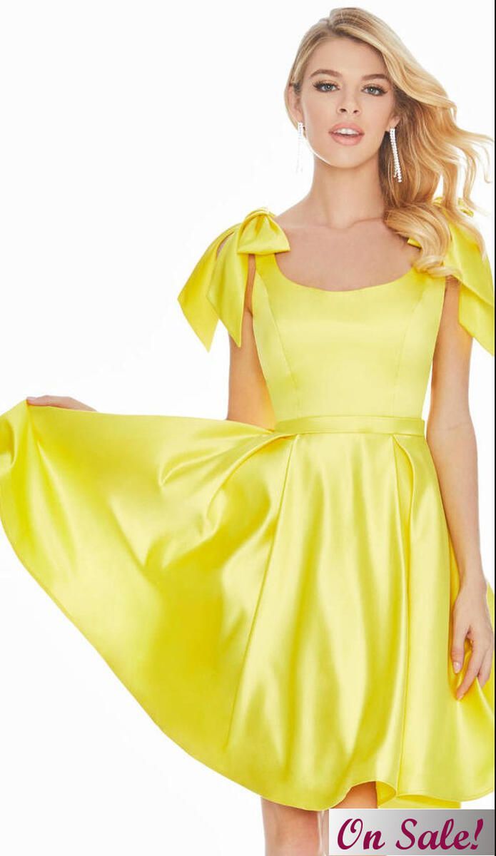 Style 4072 Ashley Lauren Size 0 Yellow Cocktail Dress on Queenly