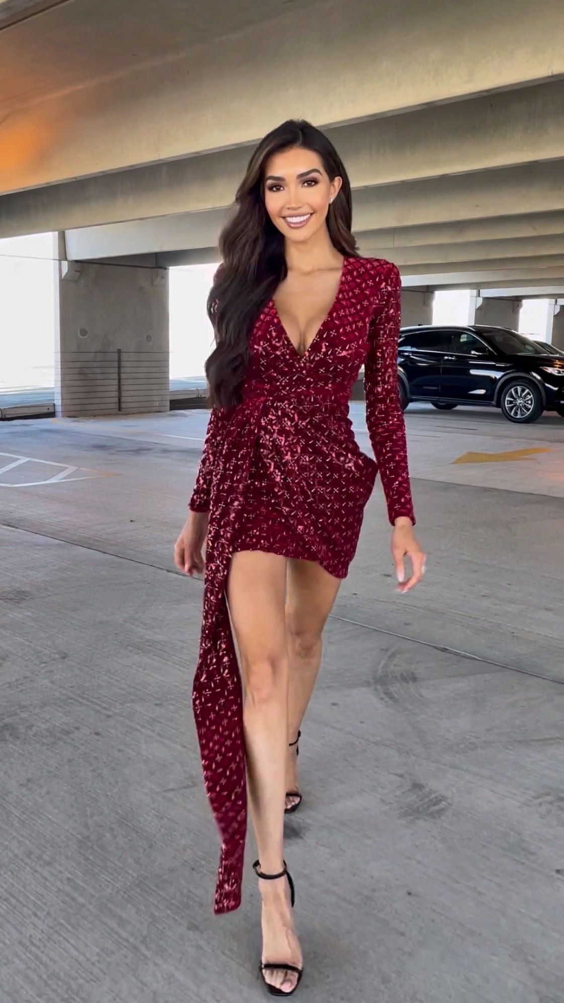 Nadine Merabi Size 2 Homecoming Long Sleeve Burgundy Red Cocktail Dress on Queenly