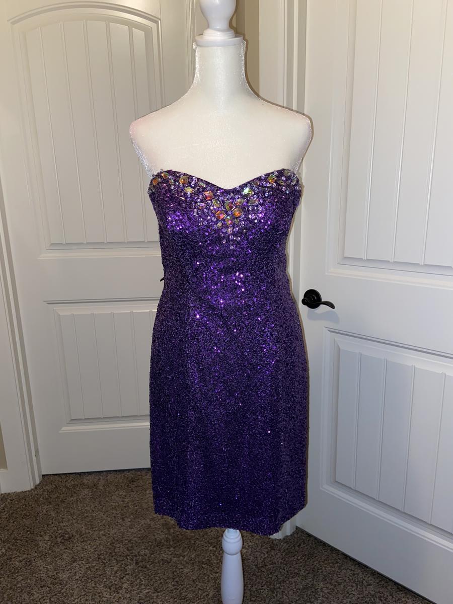 Size 10 Strapless Sequined Purple Cocktail Dress on Queenly