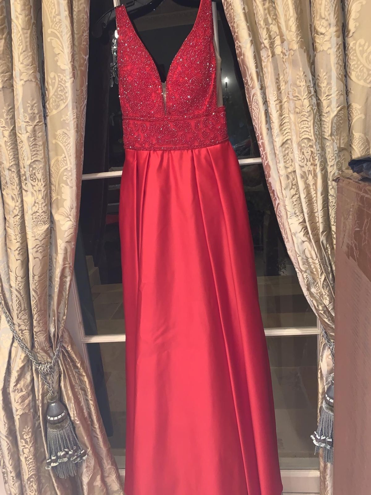 Vienna Size 2 Prom Plunge Satin Red A-line Dress on Queenly