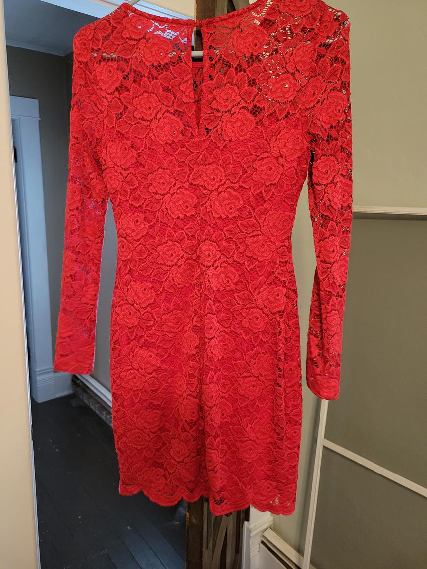 Size 2 Lace Red Cocktail Dress on Queenly