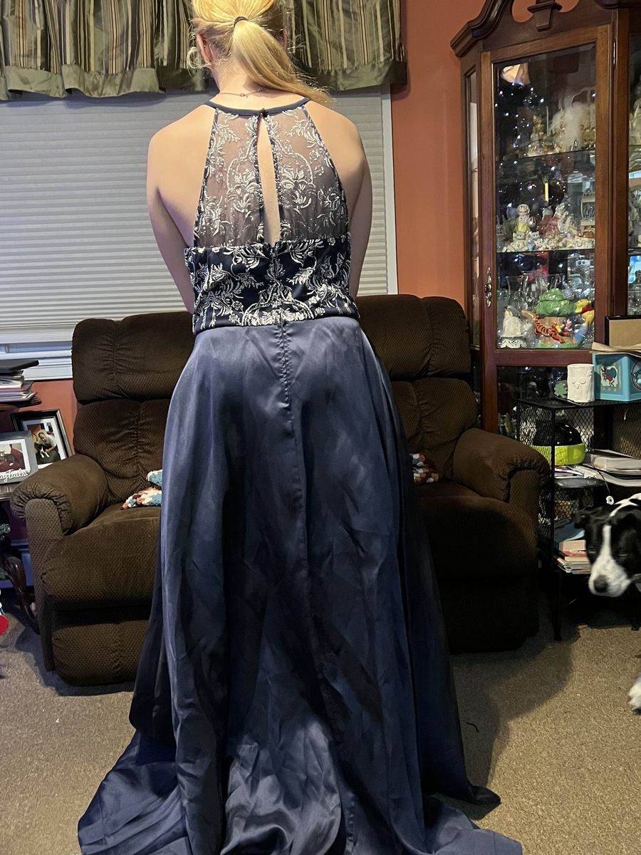 Plus Size 16 Prom Navy Blue Dress With Train on Queenly