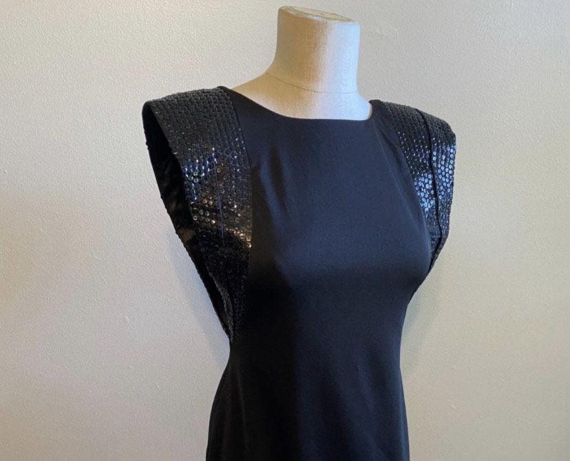 Cache Size 2 Sequined Black Cocktail Dress on Queenly
