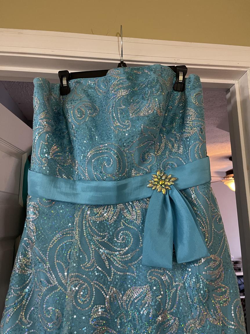 Plus Size 18 Strapless Turquoise Blue A-line Dress on Queenly