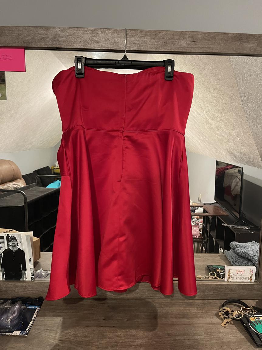 Size 14 Strapless Red Cocktail Dress on Queenly