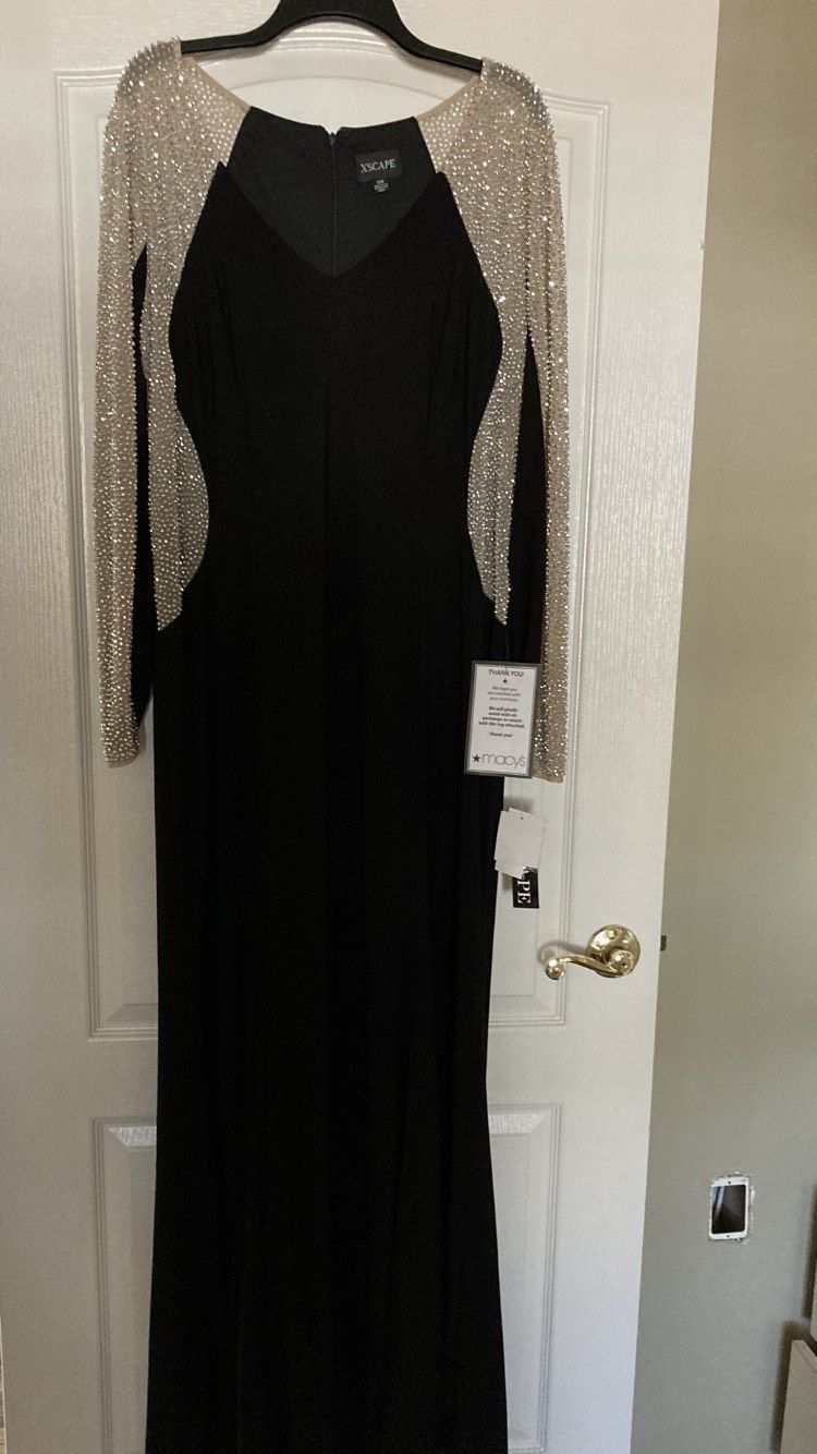 Plus Size 18 Prom Sequined Black Floor Length Maxi on Queenly