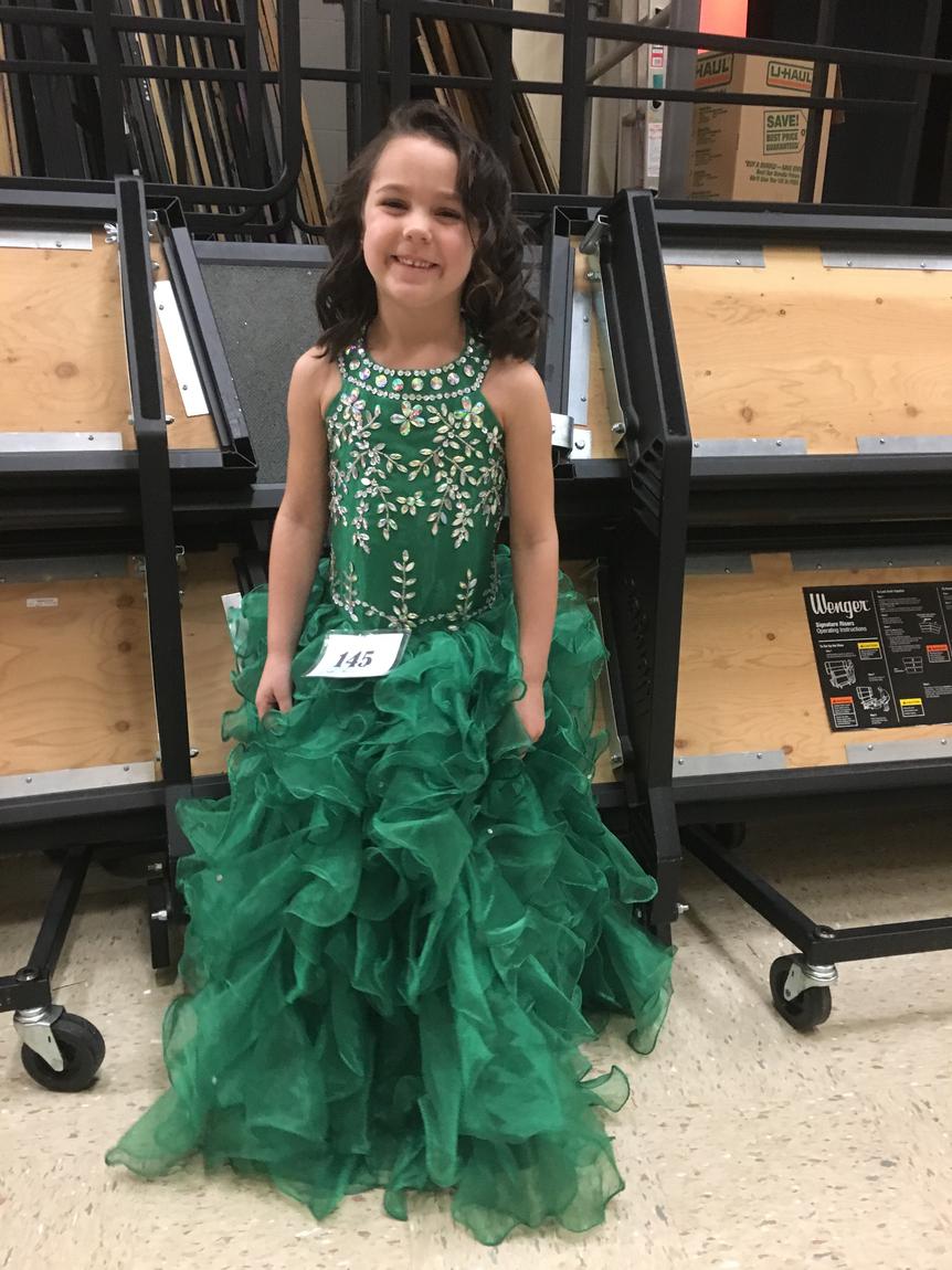 Girls Size 6 Pageant Green Ball Gown on Queenly