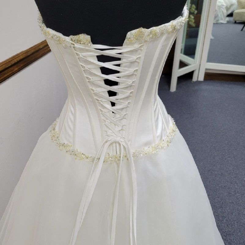 Style 17523 Mon Cheri Size 4 Wedding Strapless Satin White Ball Gown on Queenly