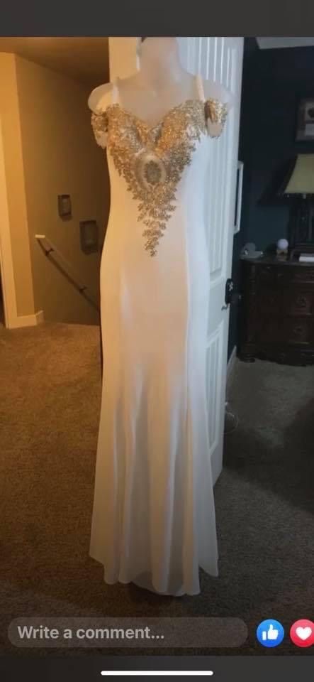 Size 10 Wedding Off The Shoulder White Floor Length Maxi on Queenly