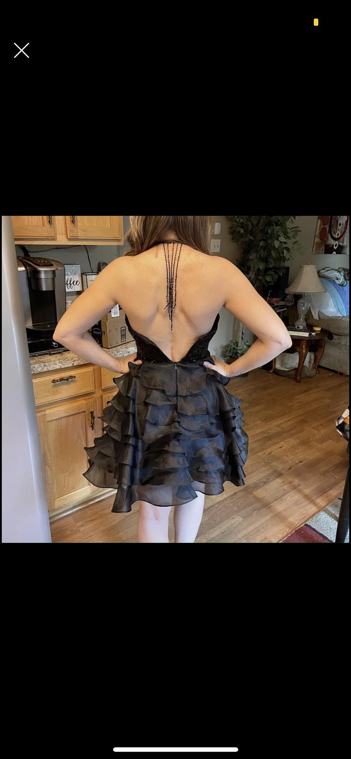 Ellie Wilde Size 4 Black Cocktail Dress on Queenly
