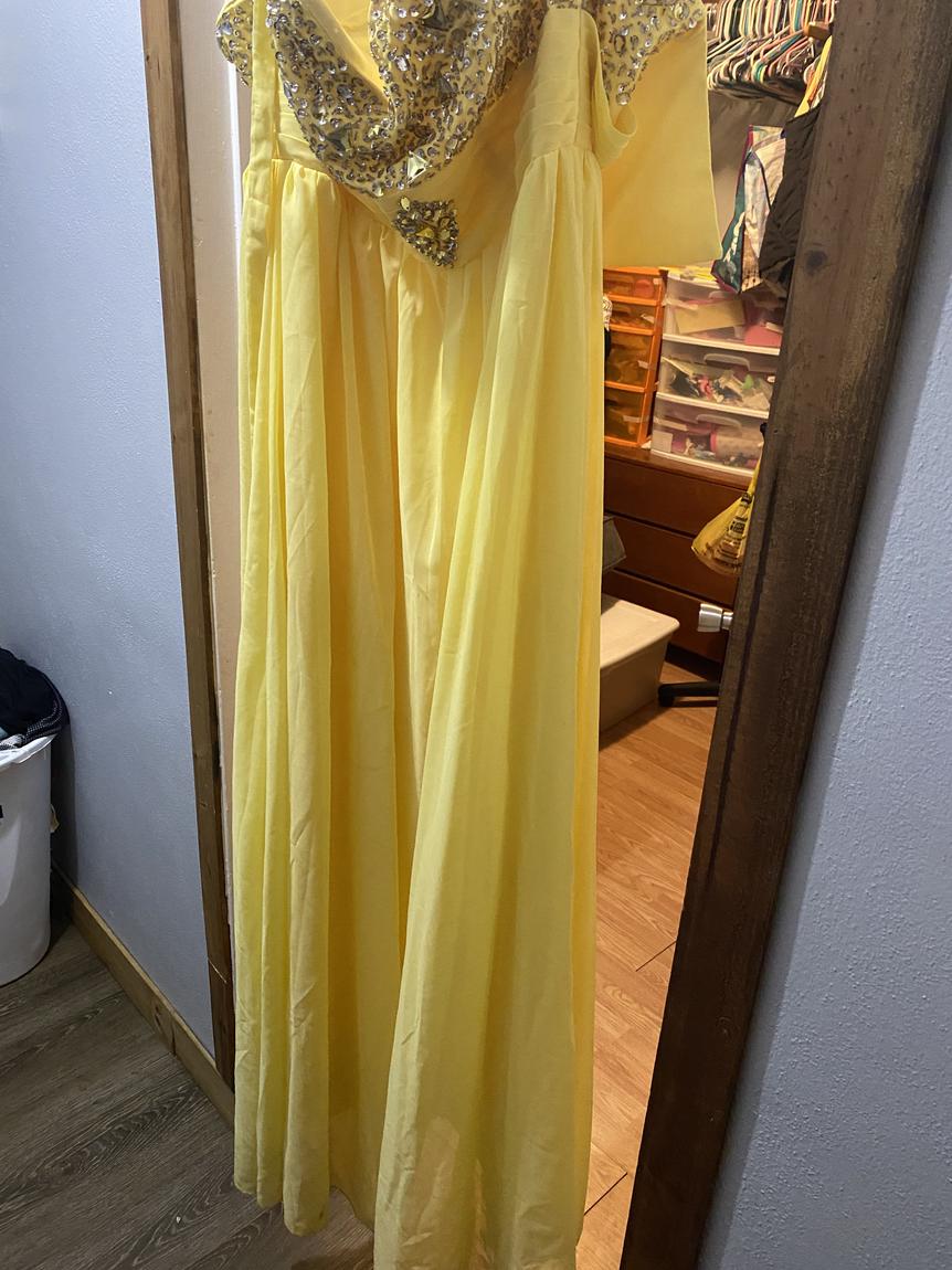 Plus Size 16 Yellow A-line Dress on Queenly