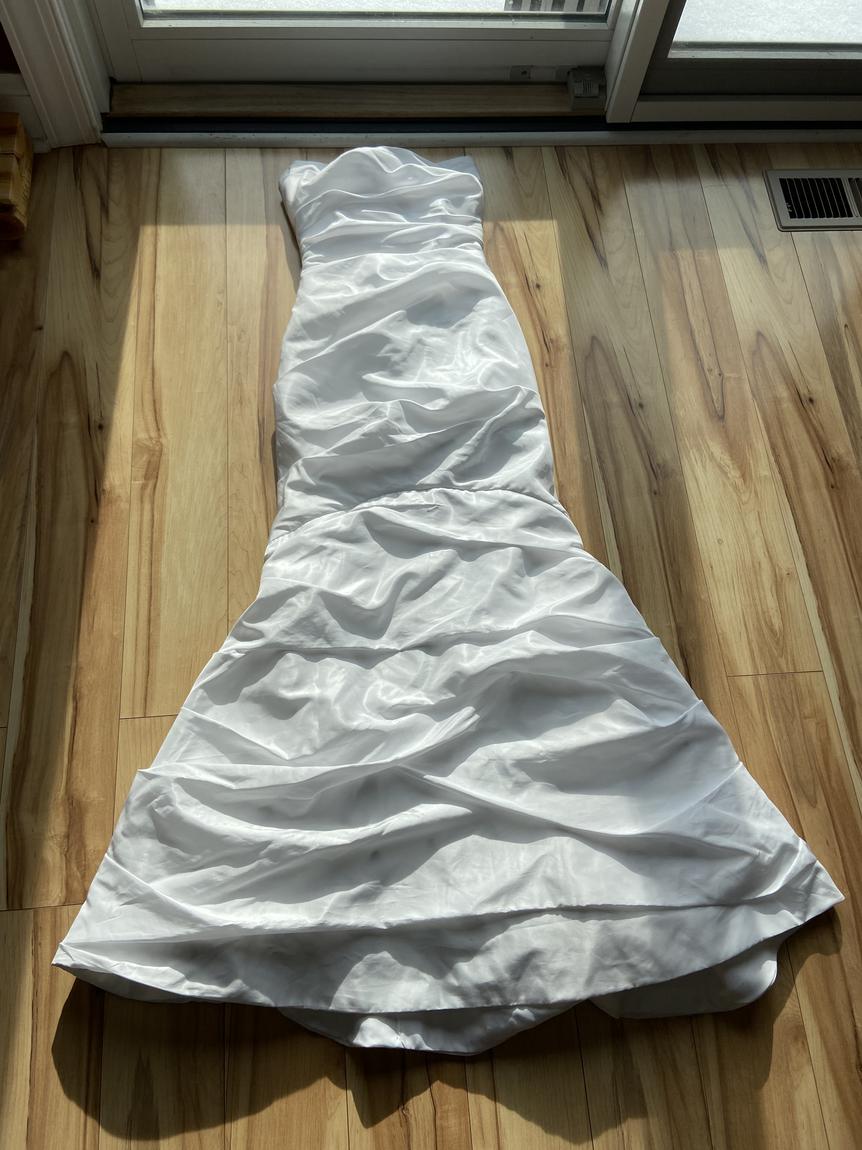 Size 2 Wedding Strapless White A-line Dress on Queenly