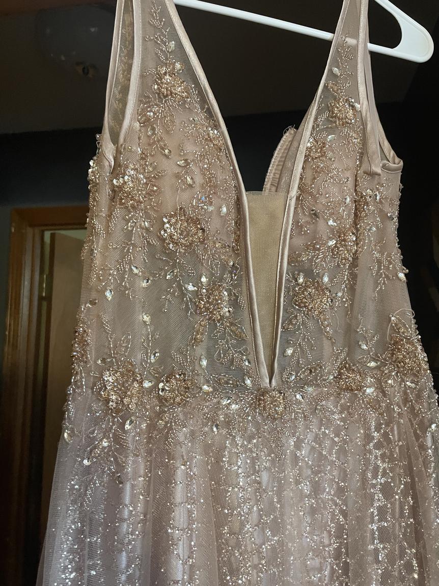 Size 6 Prom Plunge Sequined Light Pink Ball Gown on Queenly