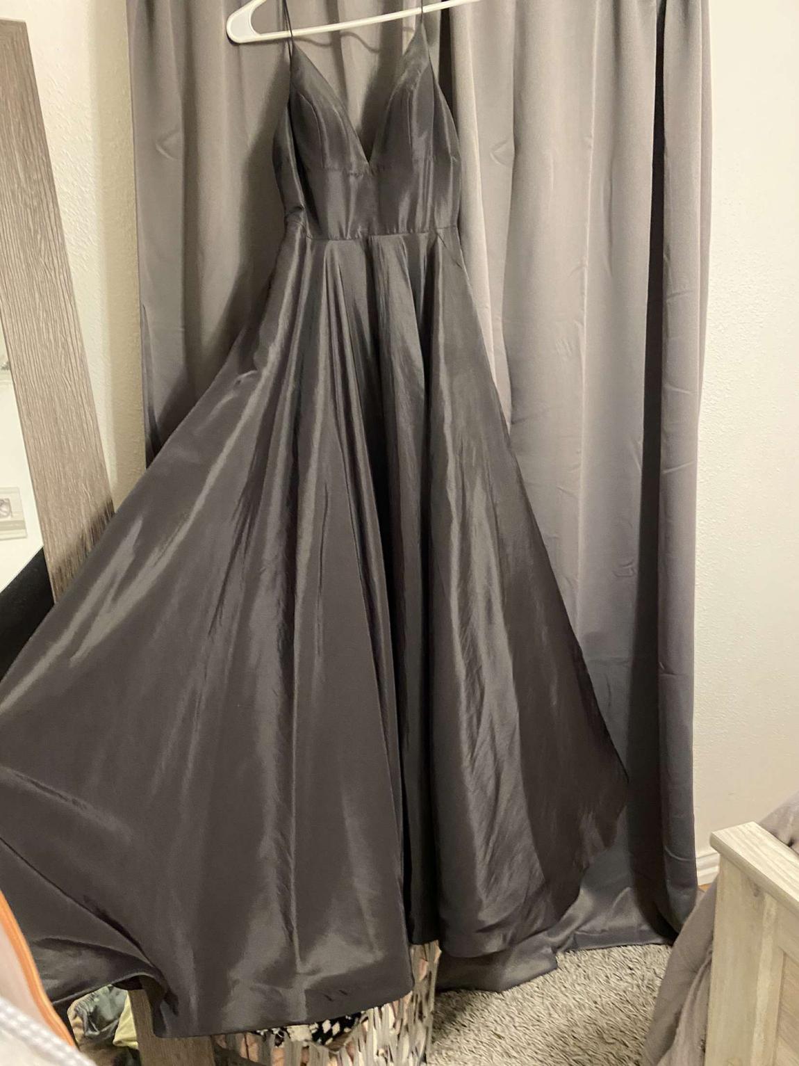 Sherri Hill Size 0 Prom Plunge Black Ball Gown on Queenly