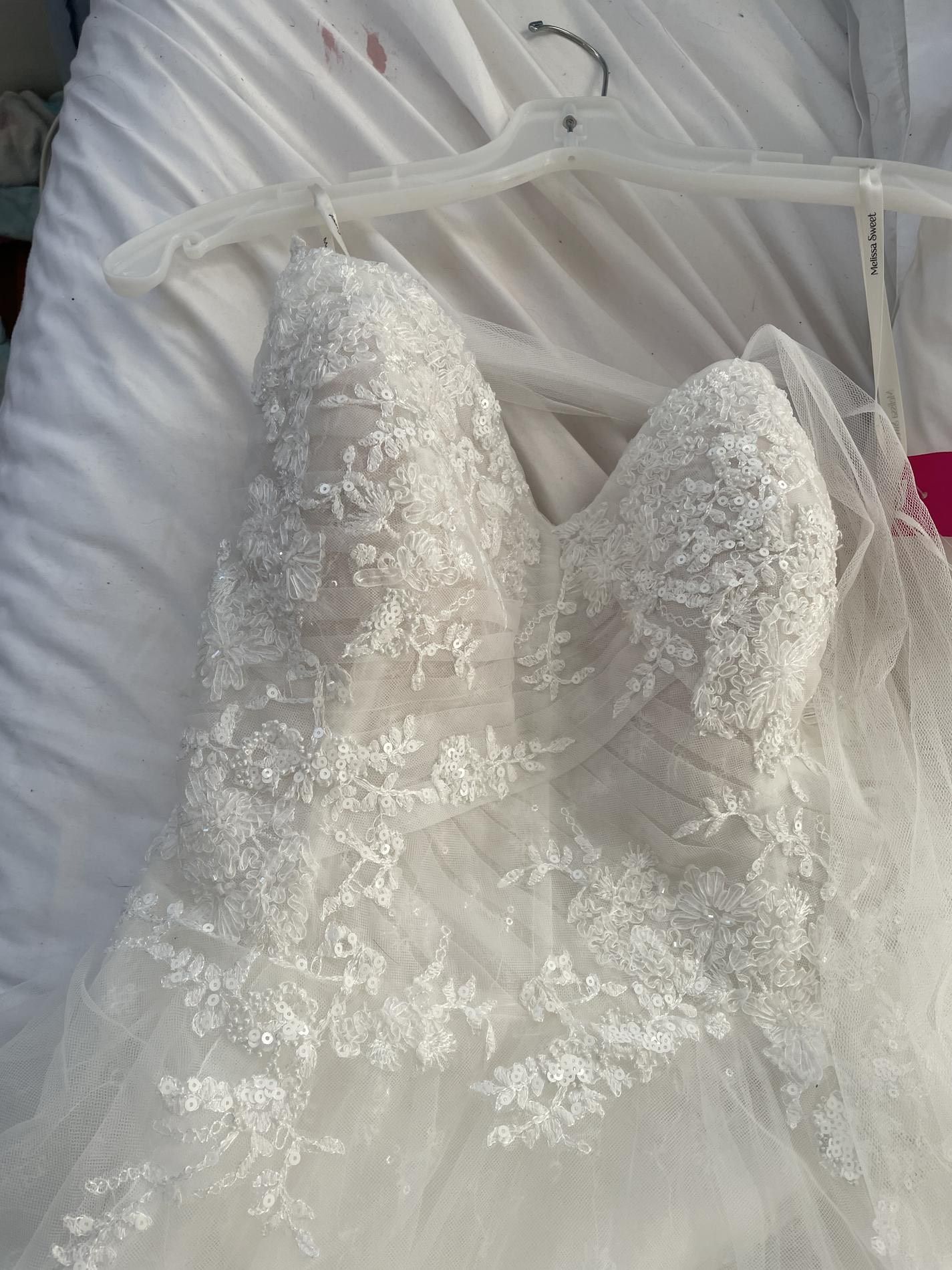 Plus Size 18 Wedding Lace White Ball Gown on Queenly