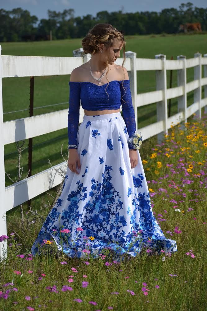 Size 0 Prom Lace Blue Ball Gown on Queenly