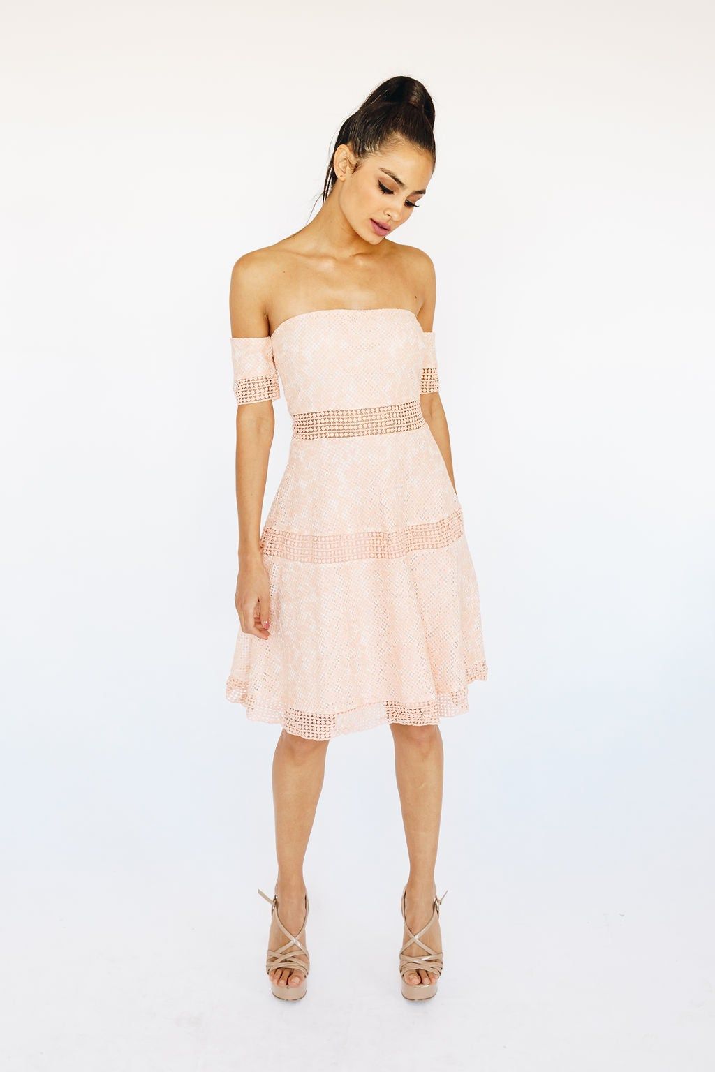 Style Danika McKenzie Rae Size 2 Off The Shoulder Pink Cocktail Dress on Queenly