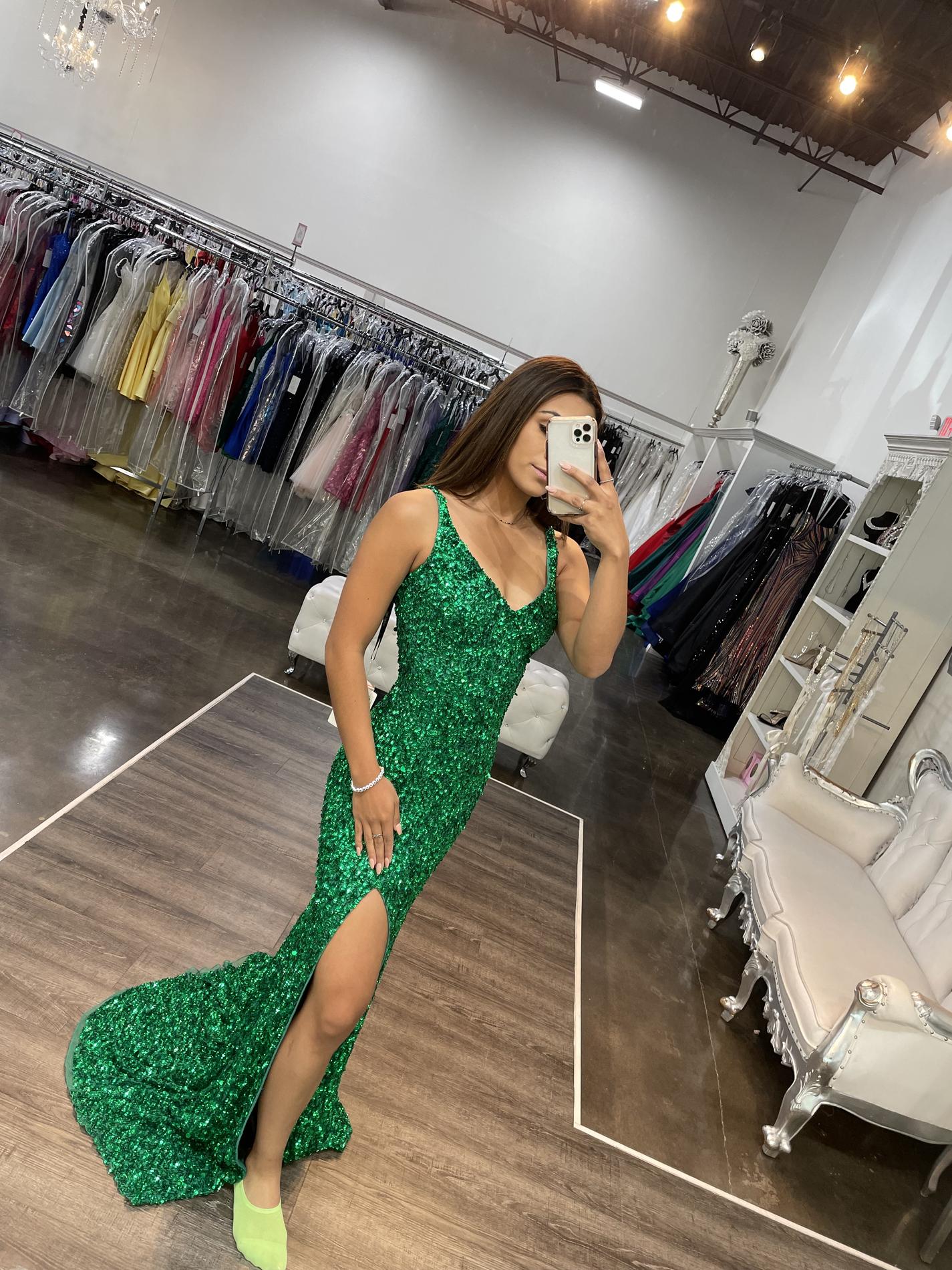 Style 53450 Sherri Hill Size 0 Prom Plunge Sequined Emerald Green Side Slit Dress on Queenly