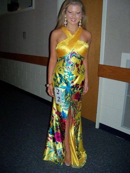 Tony Bowls Size 6 Floral Yellow Floor Length Maxi on Queenly