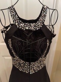 Size 2 Prom Halter Black A-line Dress on Queenly