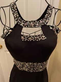 Size 2 Prom Halter Black A-line Dress on Queenly
