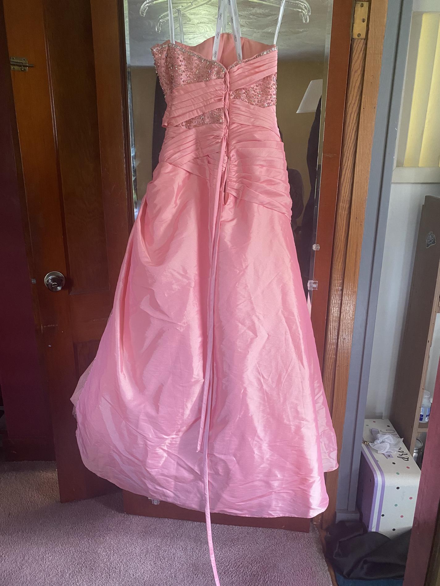 Size 10 Pink Ball Gown on Queenly
