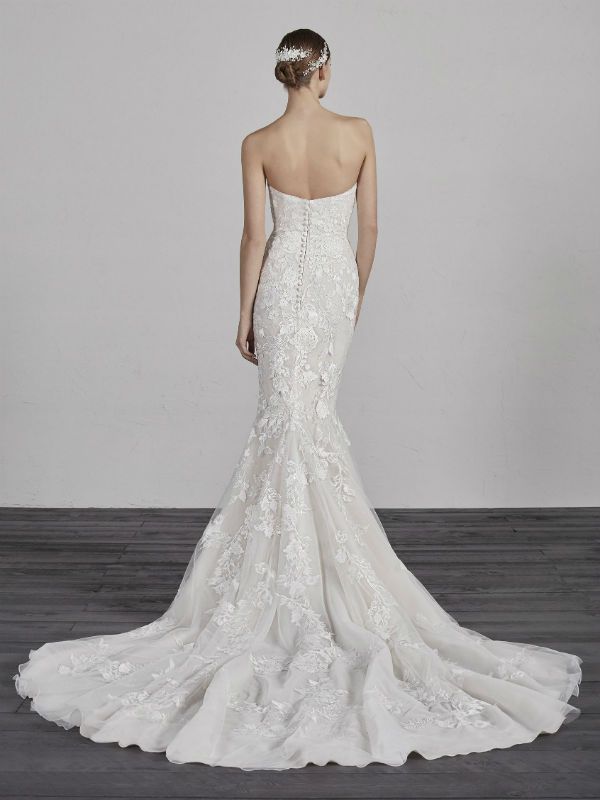 Style ERCILIA Pronovias Size 12 Wedding Strapless Lace White Mermaid Dress on Queenly