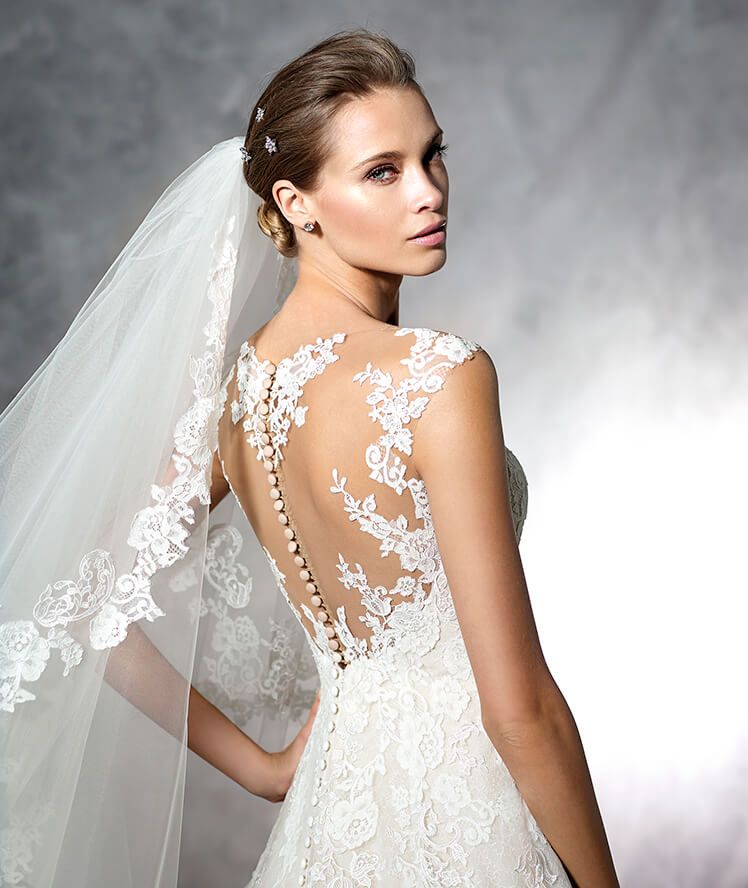 Style PRIMADONA Pronovias Plus Size 16 Wedding Lace White Ball Gown on Queenly