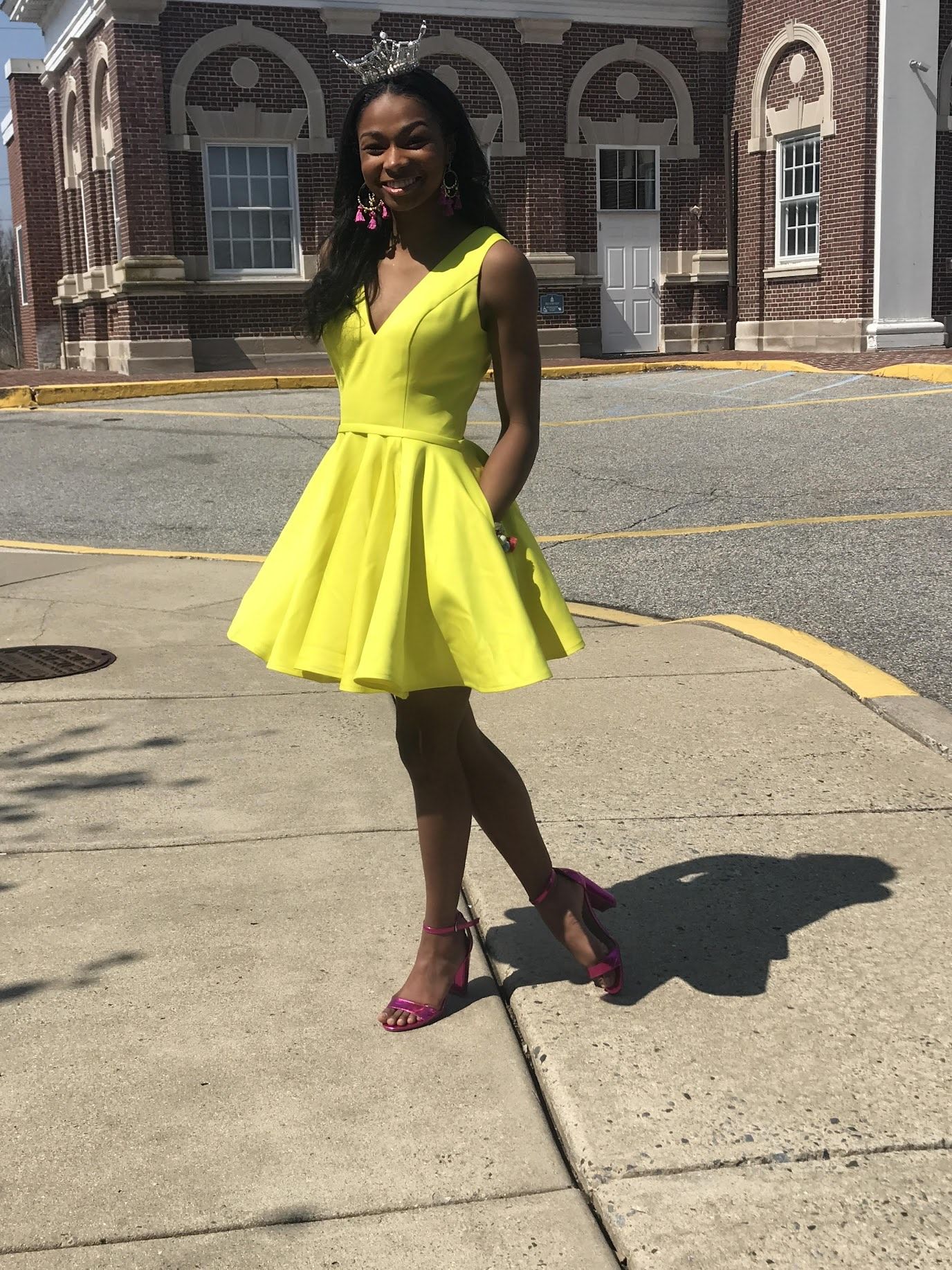 Size 2 Homecoming Yellow Cocktail Dress on Queenly