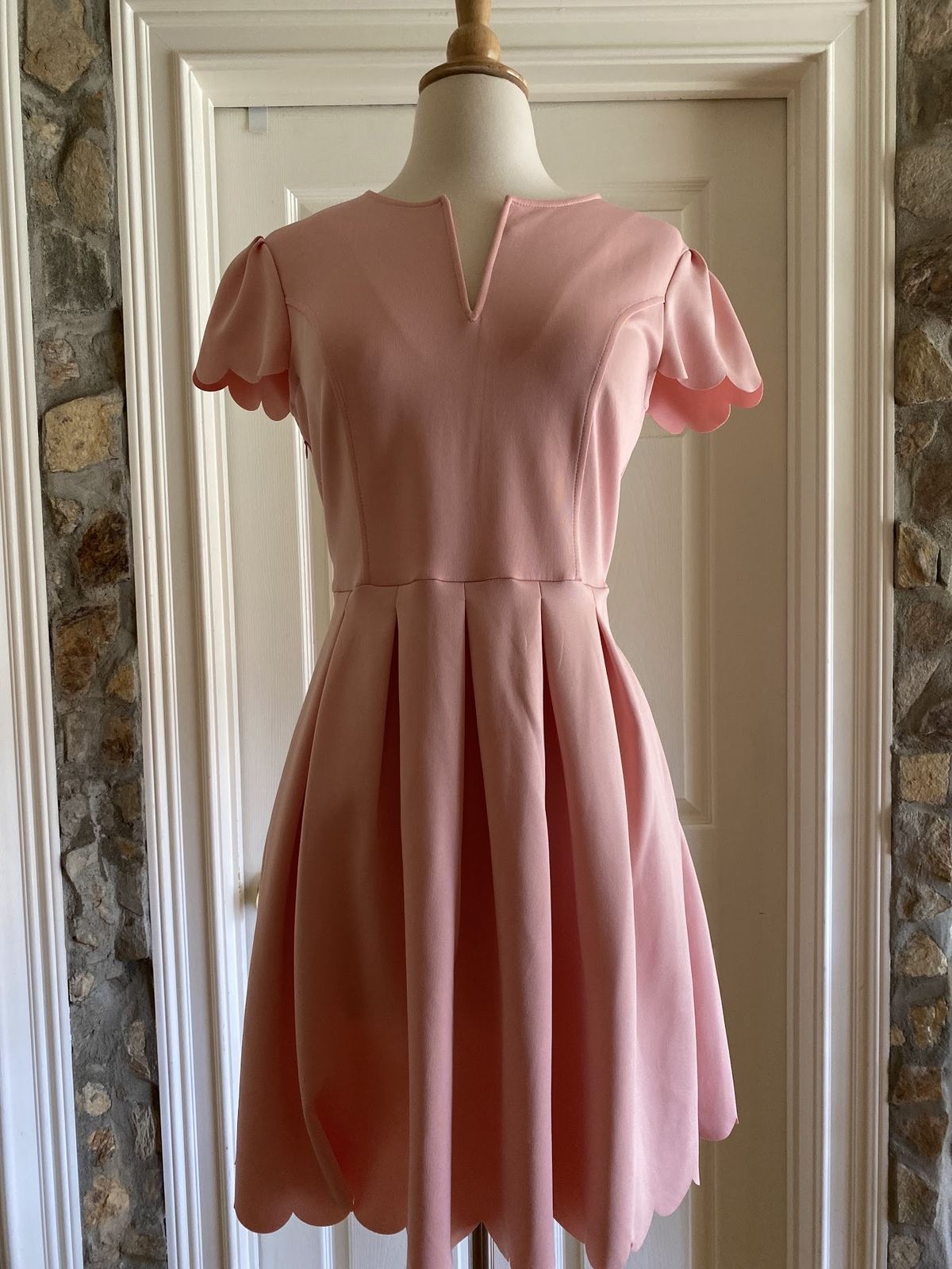 Size 2 Homecoming Cap Sleeve Coral Cocktail Dress on Queenly