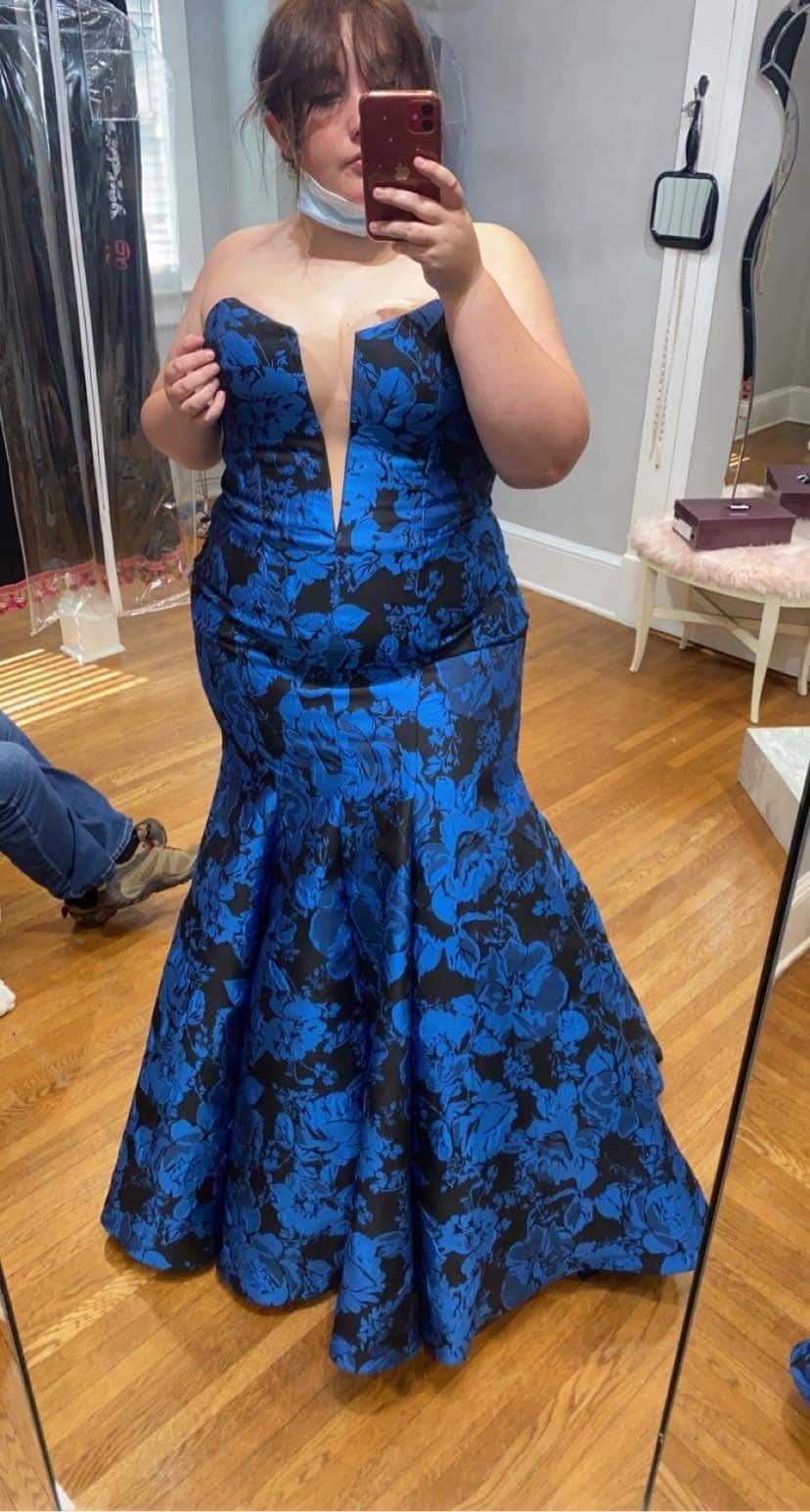 Madeline Gardener Plus Size 20 Prom Floral Royal Blue Mermaid Dress on Queenly