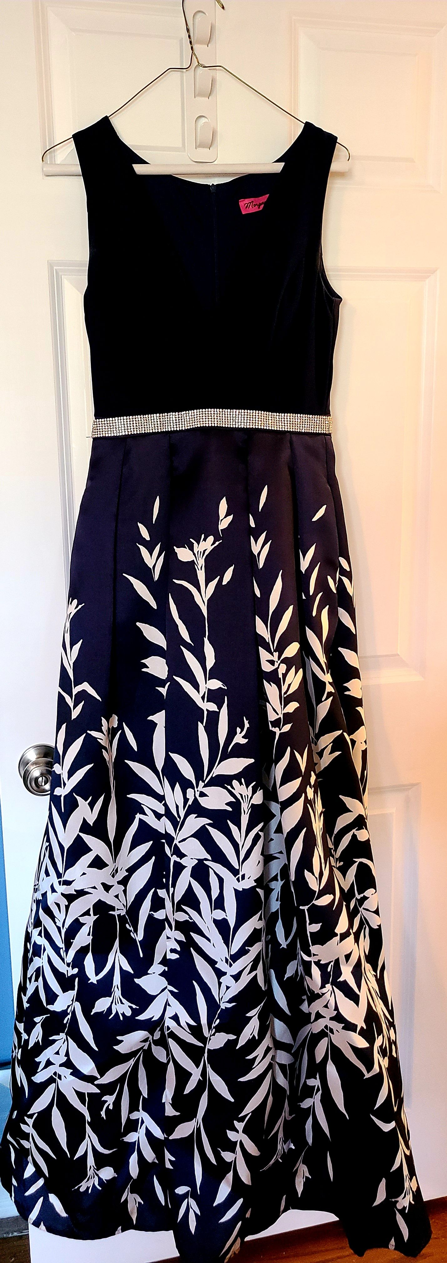 Morgan and Co Size 6 Navy Blue Ball Gown on Queenly
