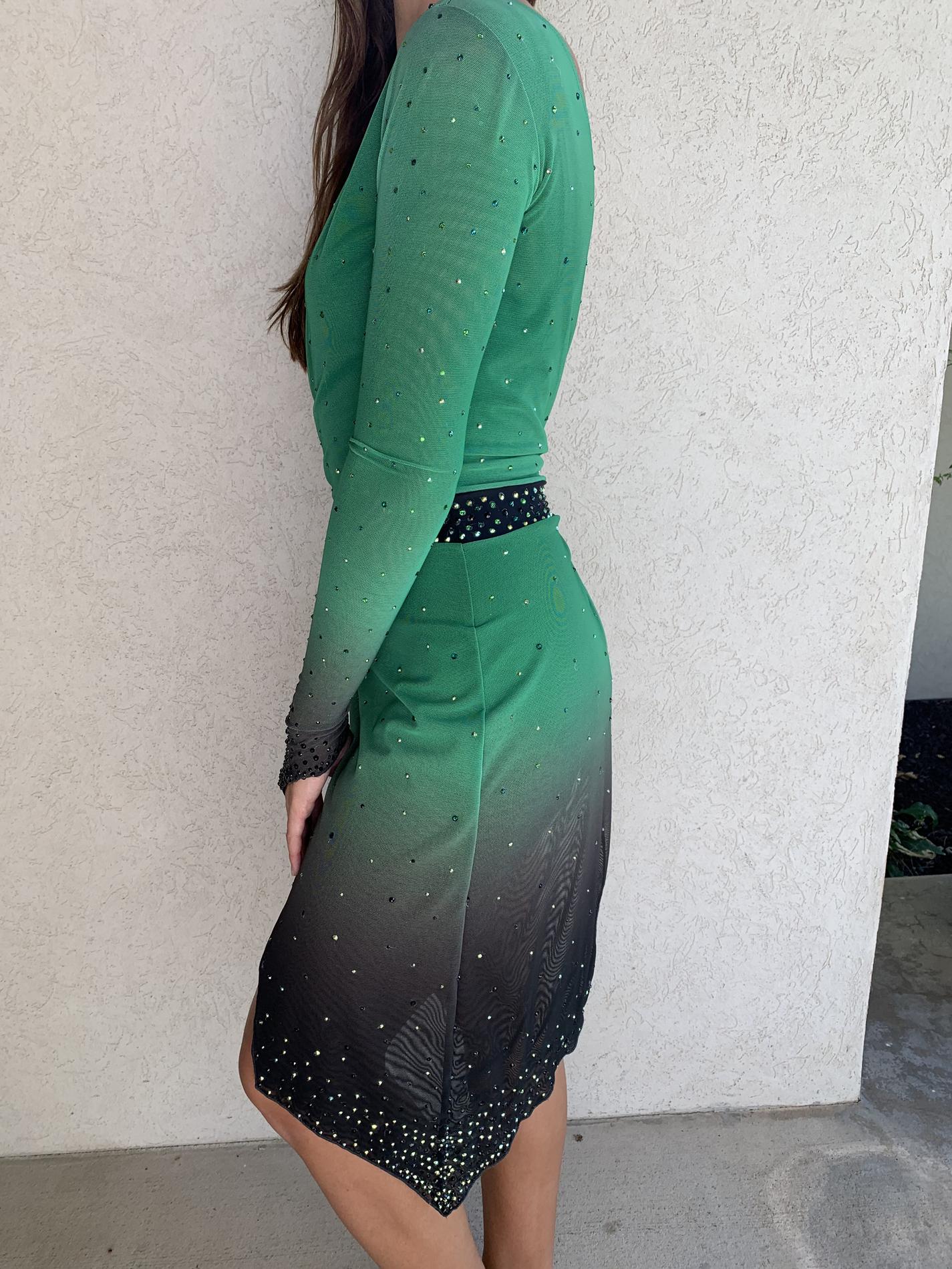 Size 2 Fun Fashion Long Sleeve Sequined Green Side Slit Dress on Queenly