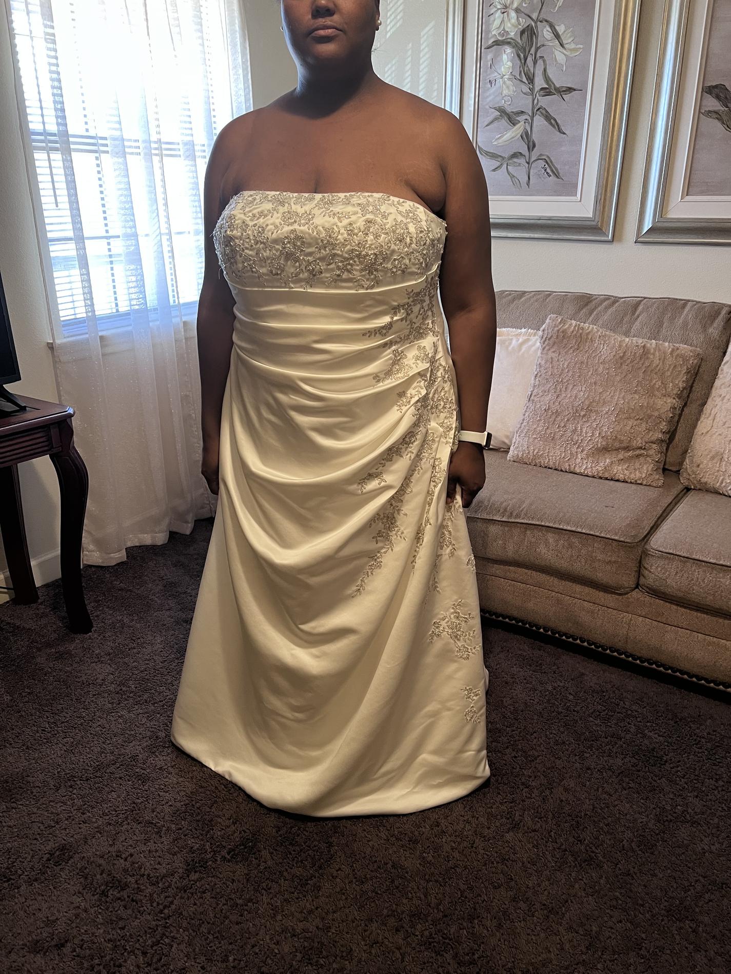 David's Bridal Plus Size 26 Wedding Strapless White A-line Dress on Queenly