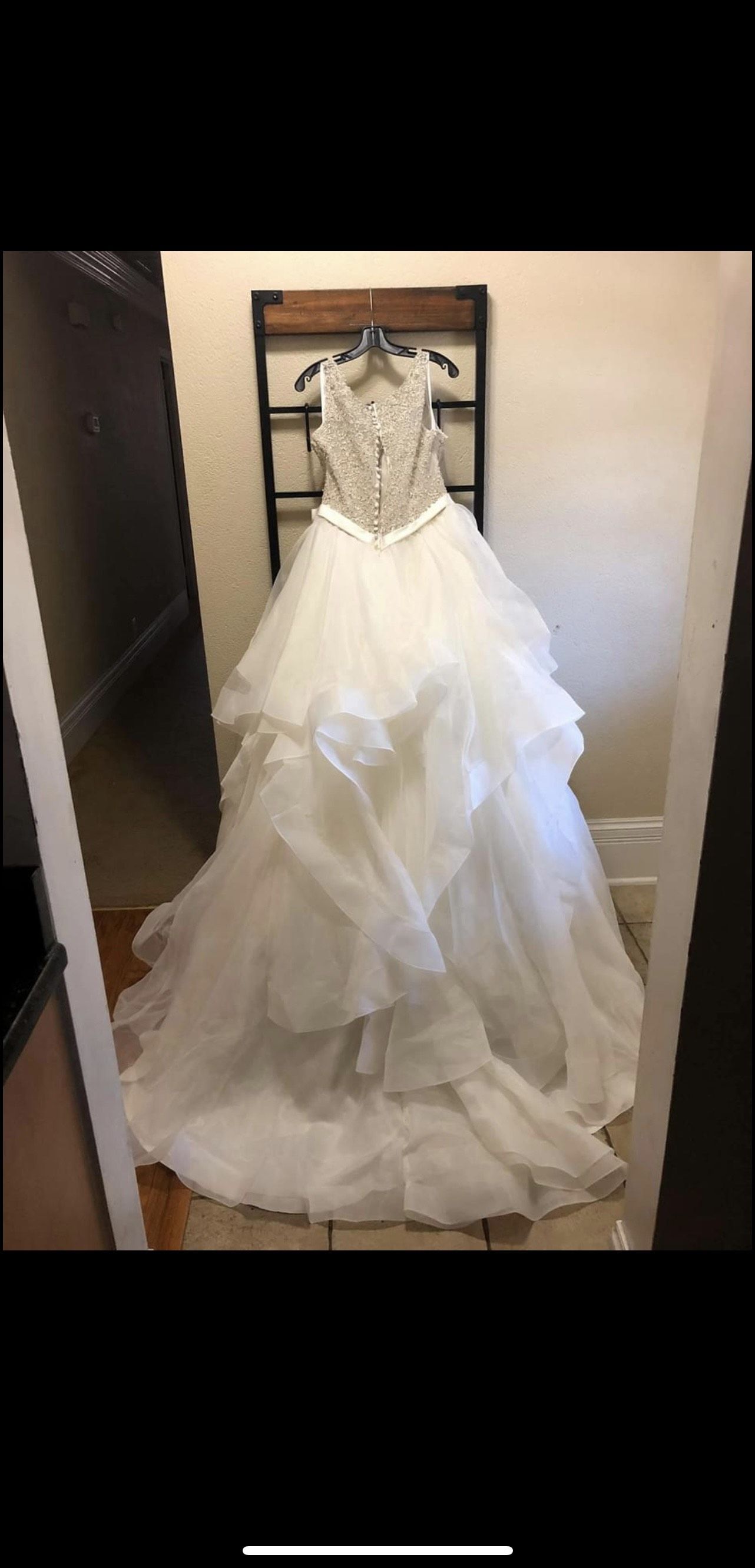 Allure couture bridal Plus Size 22 White Ball Gown on Queenly