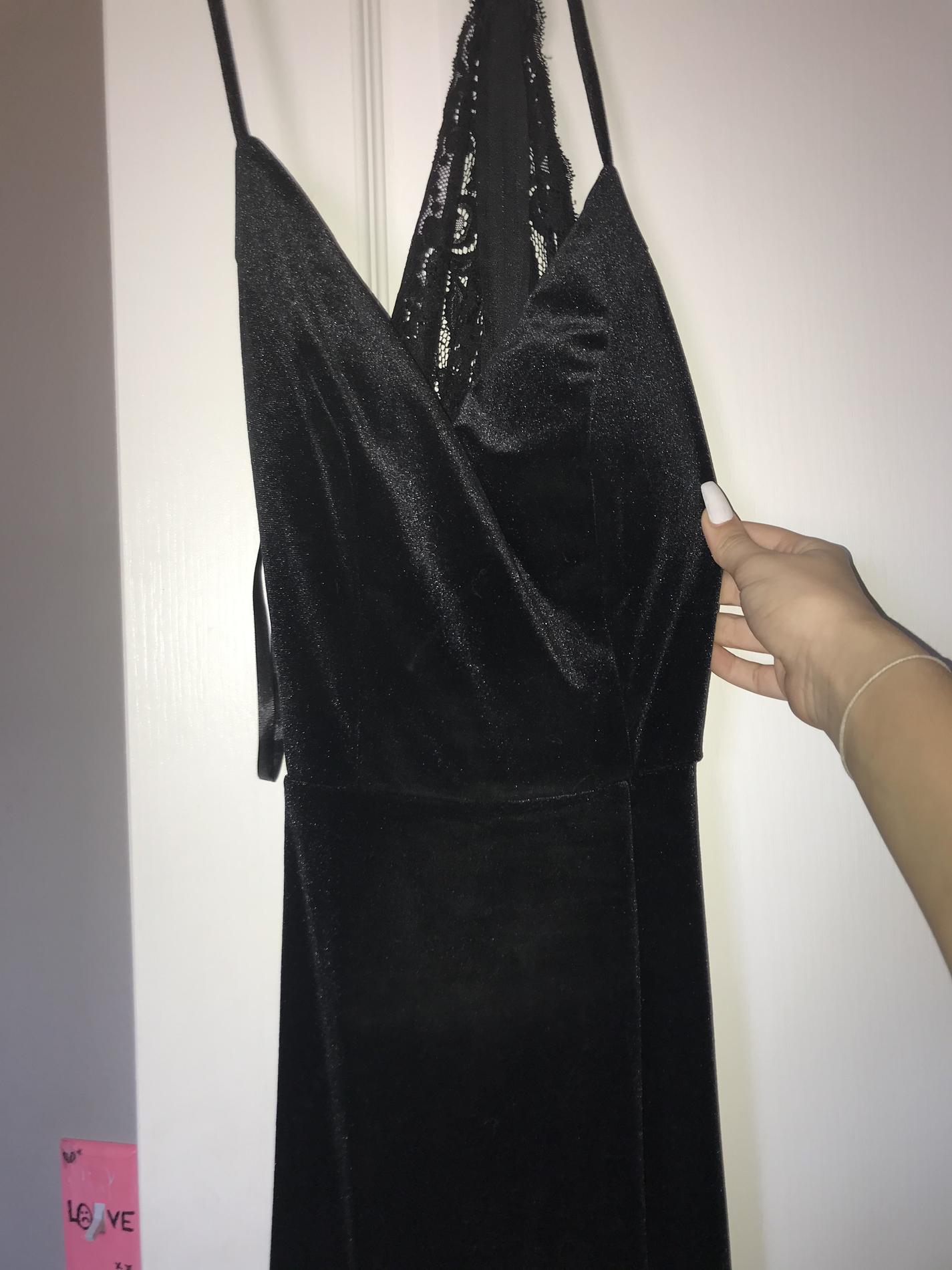 Size 4 Homecoming Black Side Slit Dress on Queenly