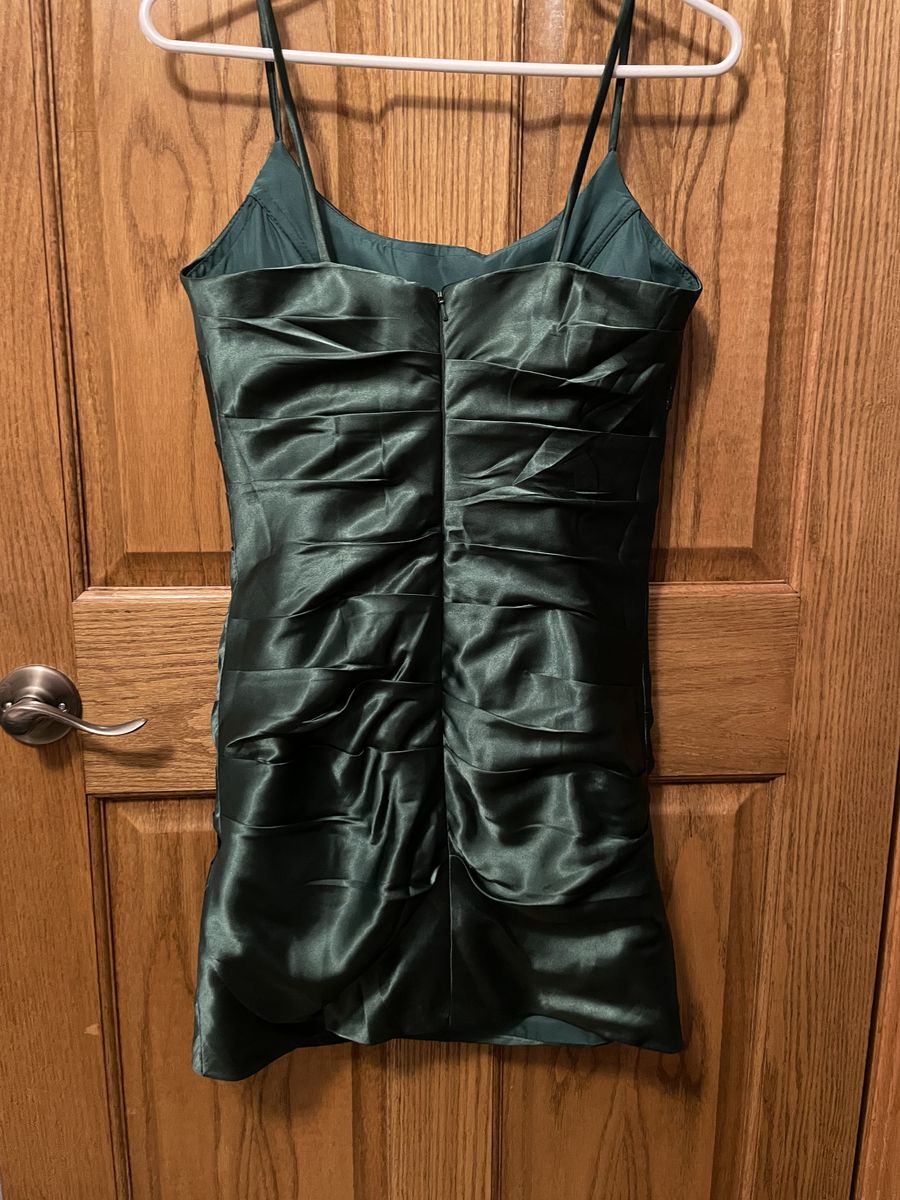 Lunamis Size 8 Homecoming Green Cocktail Dress on Queenly