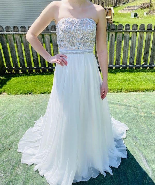 Sherri Hill Size 6 Wedding Strapless Sequined White Dress With Train on Queenly