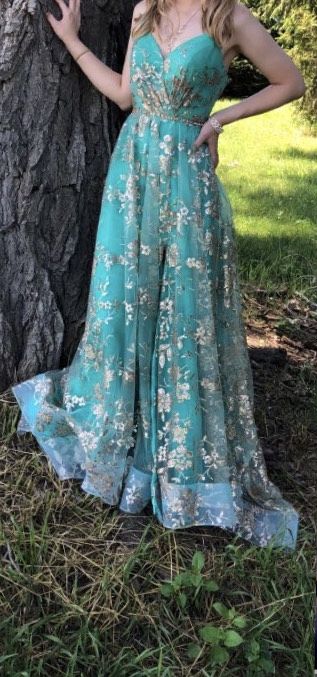 Size 0 Prom Lace Blue Floor Length Maxi on Queenly